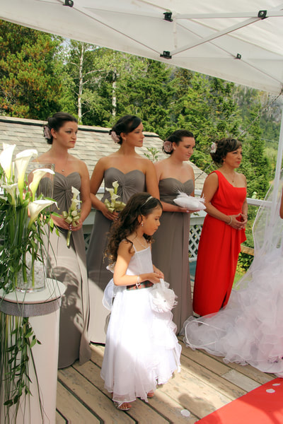 bridemaids at a wedding.